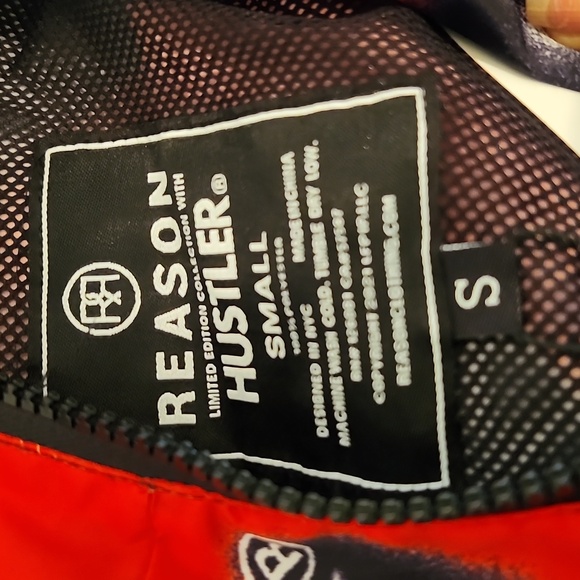 Men's Hustler Hoodie NWT Sz.S Windbreaker Material Pullover By Reason Brand - Picture 5 of 7